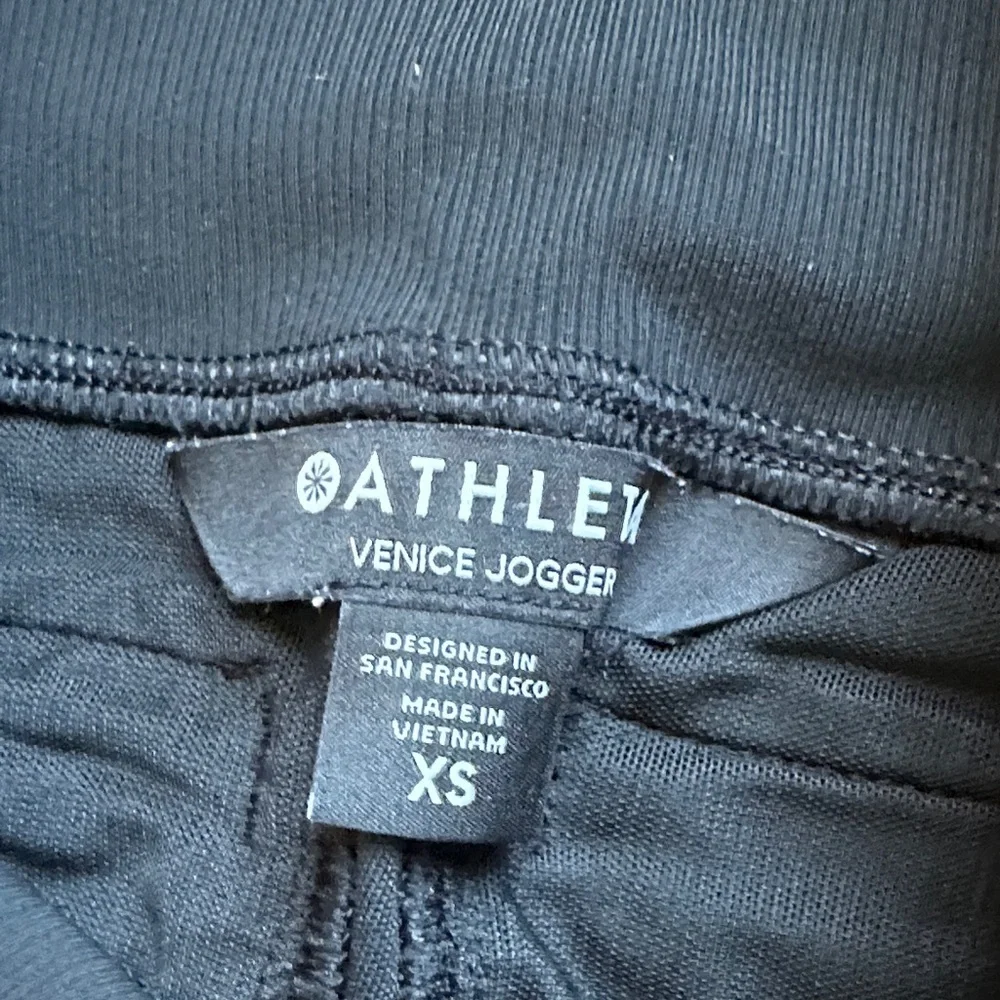 Athleta Venice Black Jogger Pants XS - Picture 4 of 5